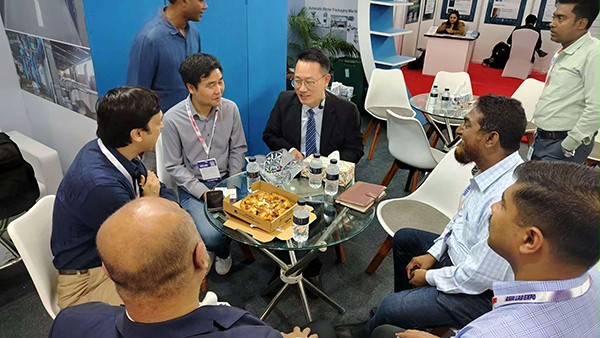 K8凯发·国际官方网站门业合影
